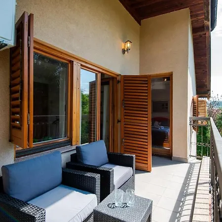 Lejlighed 6bdr In Nature Sarajevo