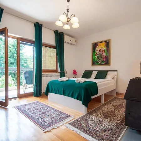 6bdr In Nature Lejlighed *